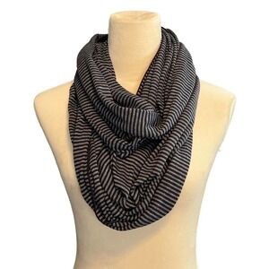 LAmade Womens Black Striped Infinity Fashion Scarf Soft Shell ONE SIZE NWT